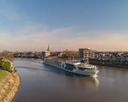 Riviera Travel Partners with Cabin Select